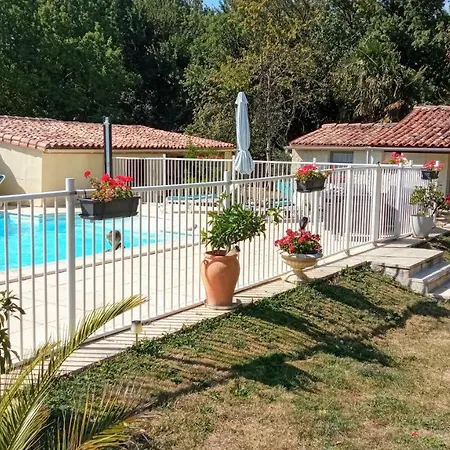 Les Deux Rivieres Apartamento Les Touches-de-Perigny Exterior foto