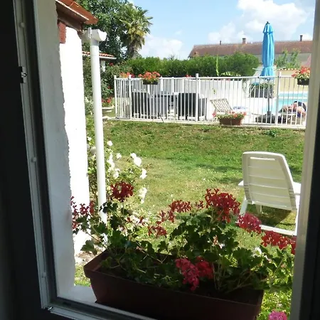 Les Deux Rivieres Apartamento Les Touches-de-Perigny Exterior foto
